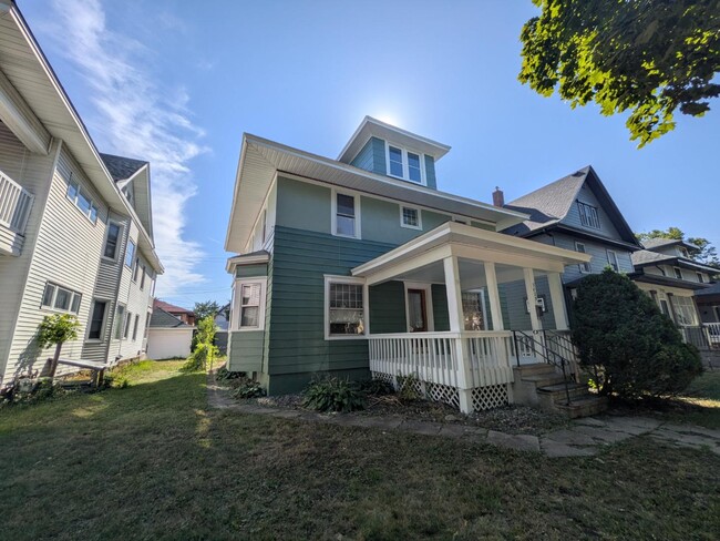 property at 3029 Fremont Ave S