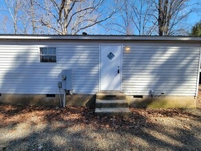 107 Dave McCracken Rd in Siler City, NC - Building Photo - Building Photo