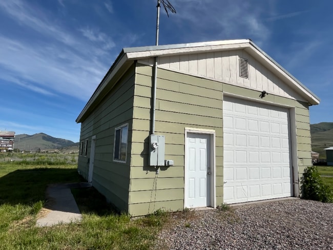 property at 87840 US-93