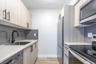 Glen Terrace Apartments in Hamilton, ON - Building Photo