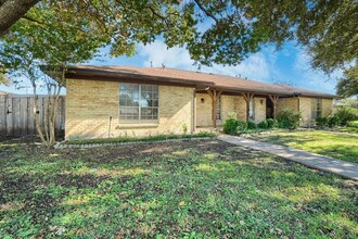 1922 N Floyd Rd in Richardson, TX - Building Photo - Building Photo