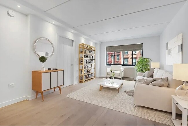 10 Rutgers St, Unit 4L