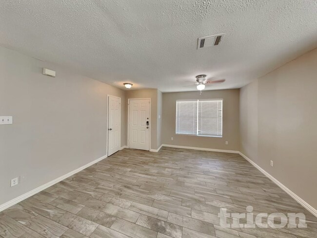 210 Vivian Dr in Waxahachie, TX - Building Photo - Building Photo