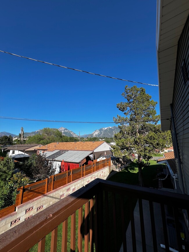 1005 E Platinum Way