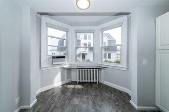 3 Harbor Ln in New Rochelle, NY - Building Photo - Building Photo