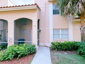 549 Racquet Club Rd in Weston, FL - Building Photo - Building Photo