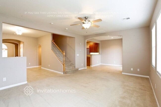 8168 Lone Boulder St in Las Vegas, NV - Foto de edificio - Building Photo