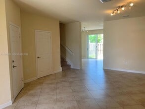 11369 NW 87th Ln in Medley, FL - Building Photo - Building Photo