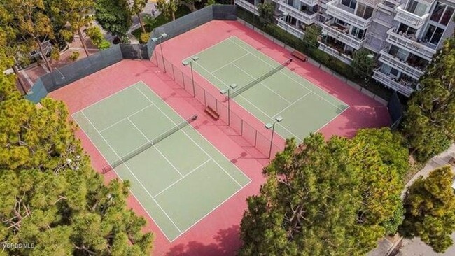 4338 Redwood Ave in Marina Del Rey, CA - Foto de edificio - Building Photo