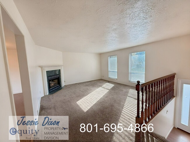 10 W Monticello Dr in Kaysville, UT - Foto de edificio - Building Photo
