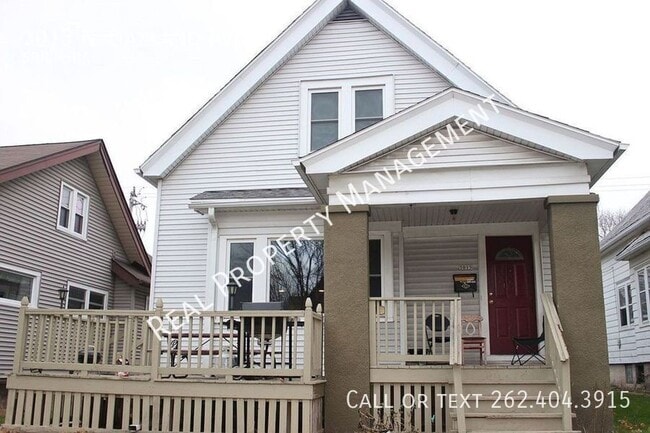 property at 3015 N Oakland Ave