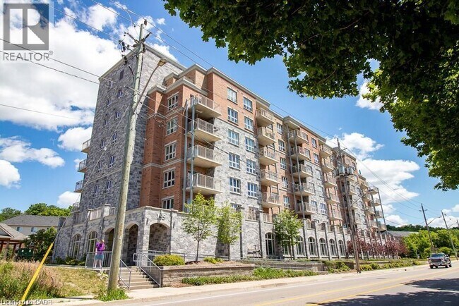 155 Water St S in Cambridge, ON - Building Photo - Building Photo