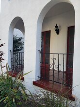 1104 E California Ave, Unit 1106 in Glendale, CA - Building Photo - Building Photo