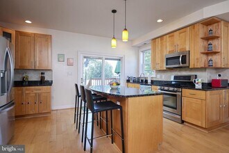 324 Varnum St NW in Washington, DC - Foto de edificio - Building Photo