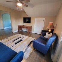 1235 Gardners Neck Rd, Unit 2 in Swansea, MA - Building Photo