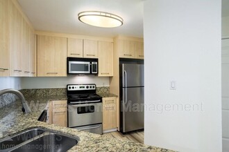 7415 Charmant Dr-Unit -#2513 in San Diego, CA - Building Photo - Building Photo