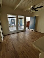 1909 Beachwood Dr in Los Angeles, CA - Building Photo