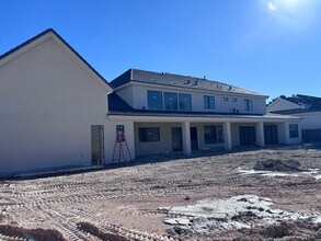 2292 S Tall Grass Ln in Saint George, UT - Building Photo - Building Photo