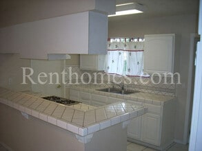 310 E Moss St in Chula Vista, CA - Building Photo - Building Photo