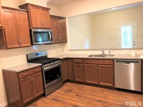 1217 Nightshade Dr in Durham, NC - Foto de edificio - Building Photo