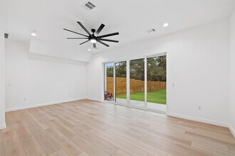 21505 Boggy Ford Rd in Lago Vista, TX - Building Photo - Building Photo