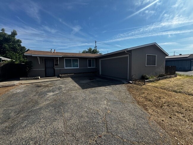 property at 2822 E Holland Ave
