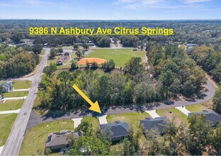 9386 N Ashbury Dr in Citrus Springs, FL - Building Photo - Building Photo