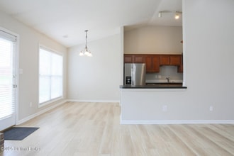 4916 Honeylore Ct in Louisville, KY - Foto de edificio - Building Photo
