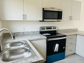 1201 W Garfield Ave, Unit 3 in Alton, TX - Building Photo - Building Photo