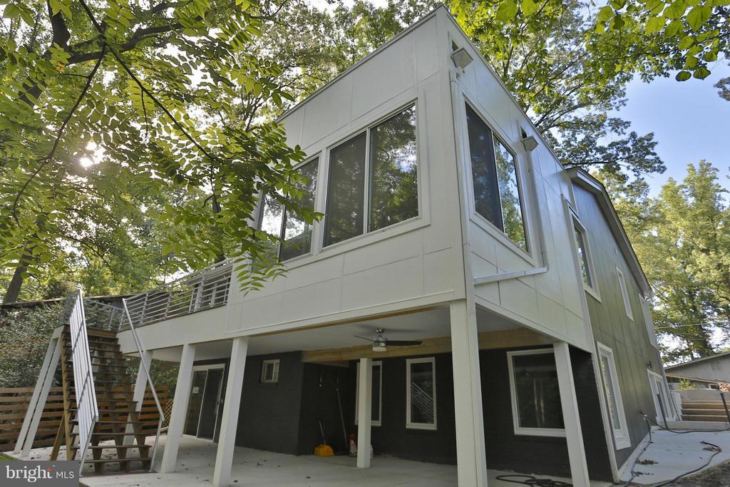 6306 Dahlonega Rd in Bethesda, MD - Building Photo
