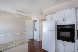 7010 Kingsbury Dr in Dallas, TX - Building Photo - Building Photo