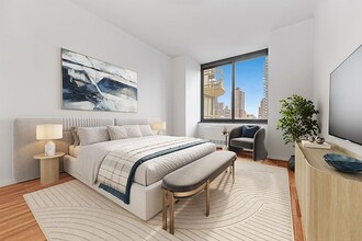 300 E 85th St in New York, NY - Building Photo - Building Photo