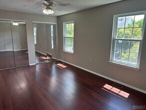 62 Goodwin Dr in North Brunswick, NJ - Building Photo - Building Photo