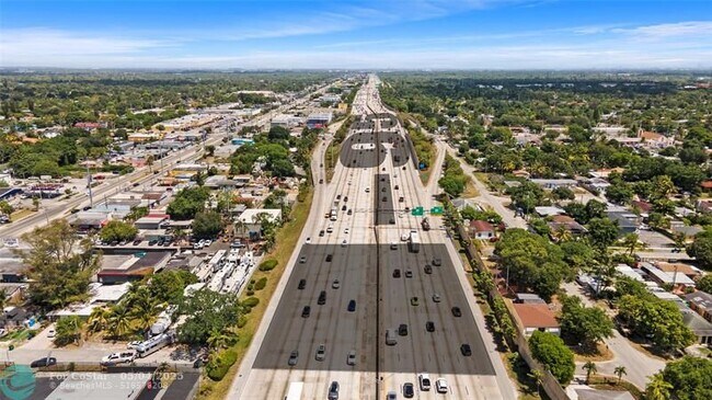 323 NW 97th St in Miami, FL - Building Photo - Building Photo
