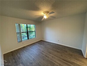 2142 Arbour Walk Cir in Naples, FL - Foto de edificio - Building Photo