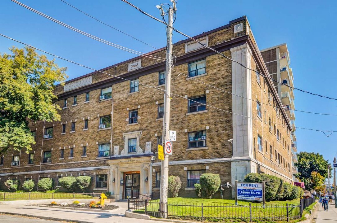 1 Homewood Ave in Toronto, ON - Building Photo