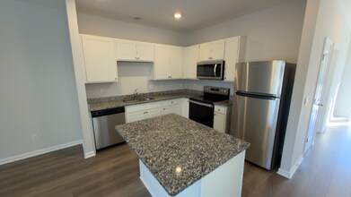 529 Ellen Rd in Lebanon, TN - Foto de edificio - Building Photo