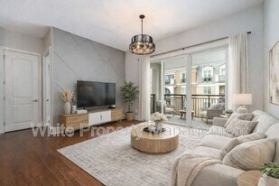 4625 Piedmont Row Dr in Charlotte, NC - Building Photo