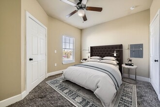 The Woodlands of Denton in Denton, TX - Foto de edificio - Building Photo