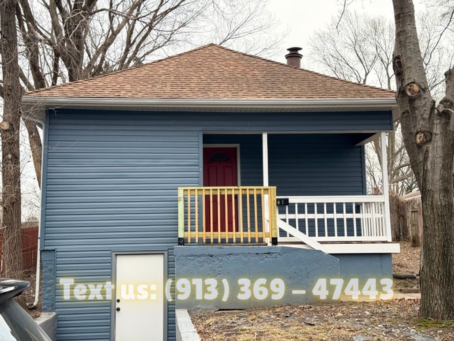 property at 907 S Cedar Ave