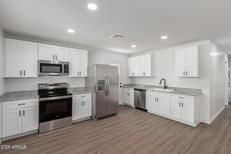 336 S 98th St in Mesa, AZ - Building Photo - Building Photo