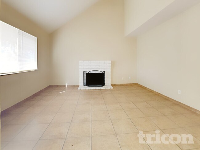 602 Chyrl Way in Suisun City, CA - Foto de edificio - Building Photo