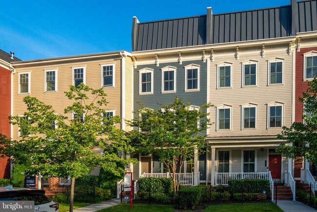 727 Annie Rose Ave in Alexandria, VA - Building Photo - Building Photo