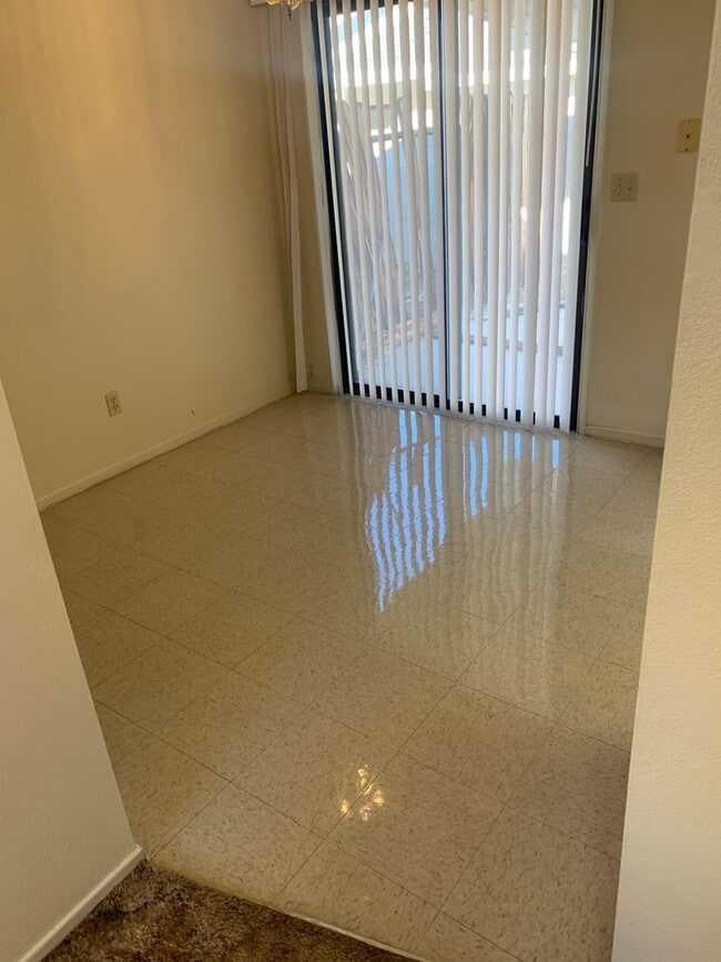 121 Parkview Dr in Ridgecrest, CA - Building Photo - Building Photo