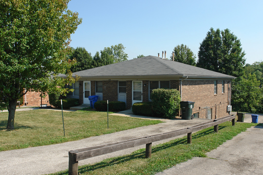 2009 Cambridge Dr in Lexington, KY - Building Photo