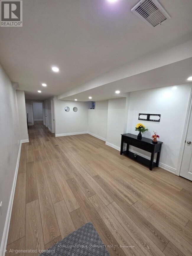 2 Hardisty Dr in Toronto, ON - Building Photo - Building Photo