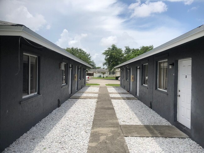 2440-2442 Jackson St, Unit 2442-C in Hollywood, FL - Building Photo - Building Photo