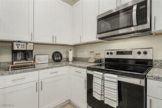 626 NW 3rd St in Cape Coral, FL - Foto de edificio - Building Photo