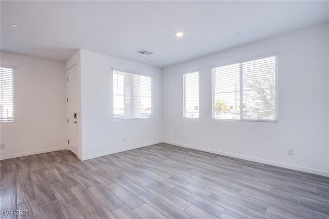 property at 145 Aqua Cmns