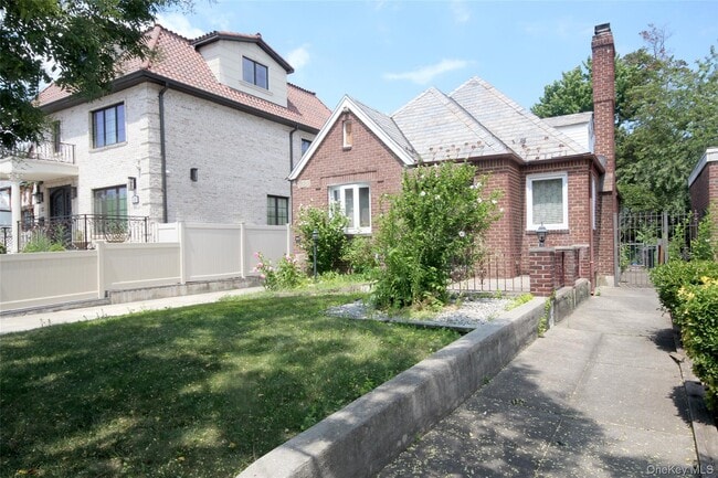 144-33 Coolidge Ave in Queens, NY - Building Photo - Building Photo